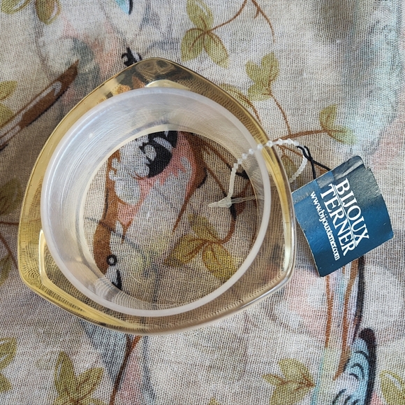 Bijoux Terner Spun Chunky Clear Frosted Lucite Triangle Bangle Bracelet NWT - Picture 5 of 8